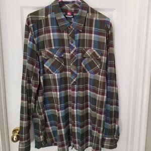 XL Men's Quicksilver plaid 100% cotton shirt.